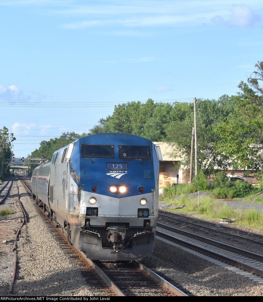 Amtrak Train # 467 approaching the station with P42 # 125 leading